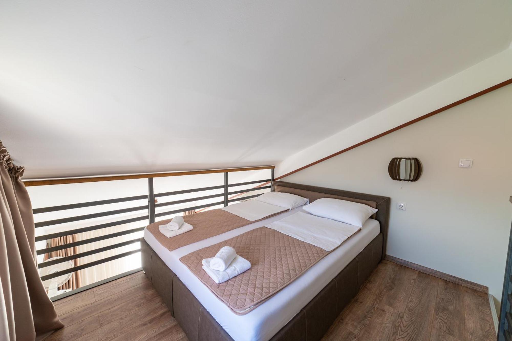 Atrijum Apartments And Rooms Кладово Экстерьер фото